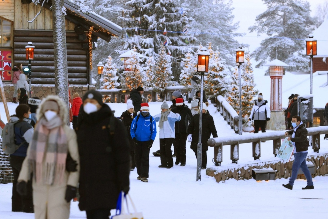 Dịp Giáng sinh 2021, ngôi làng Santa Claus đón lượng du khách bằng 80% của năm 2019. Nguồn: Kyodo
