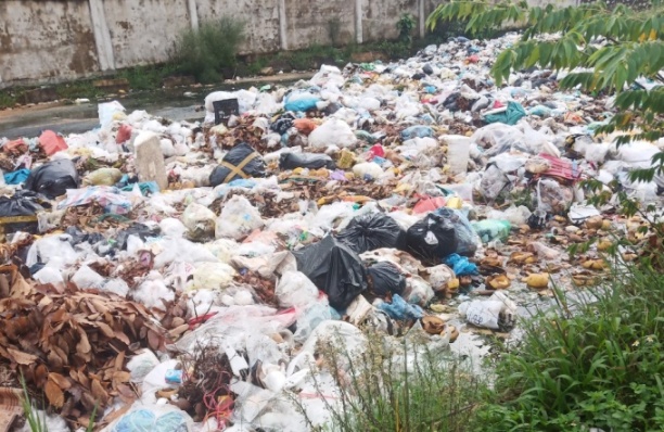 5 năm qua cuộc sống của người dân Hương Khê bị đảo lộn vì rác thải sinh hoạt bủa vây. 