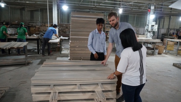 Việt Nam là quốc gia sản xuất đồ gỗ nội thất lớn thứ năm thế giới và số một Đông Nam Á. Ảnh: Cosmo Sourcing