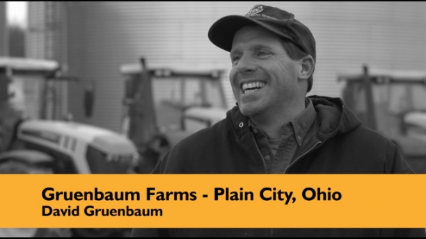 Nông dân Dave Gruenbaum ở bang Ohio đã tăng diện tích trồng cây che phủ của mình lên 1.700 mẫu trong hai năm qua cho biết rất ngạc nhiên về cách đất đang thay đổi và khả năng chịu hạn cũng tốt hơn. Ảnh: RT