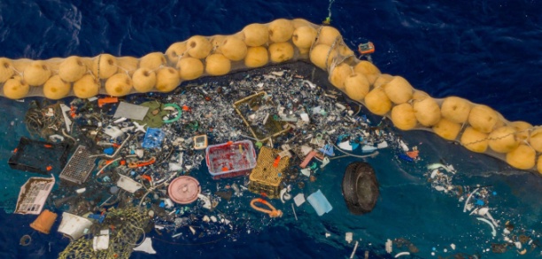 Rác nhựa đang là một vấn đề lớn và ngày càng tăng đối với môi trường biển. Ảnh: Hakai Magazine