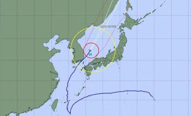 Vừa rời Hàn Quốc, siêu bão Hinnamnor quật ngược lại Nhật Bản - Ảnh 1.