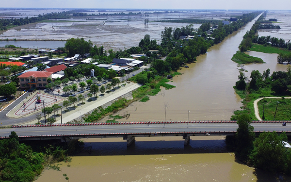 tu-giac-long-xuyen.png