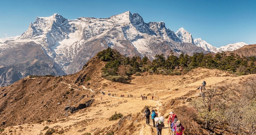 nepal-cam-hoat-dong-du-lich-di-bo-duong-dai-tu-tuc-yZdv.jpg