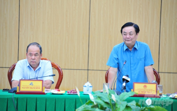 Bộ trưởng Bộ NN-PTNT Lê Minh Hoan làm việc với UBND tỉnh An Giang chiều 12/5/2023. Ảnh: Lê Hoàng Vũ.
