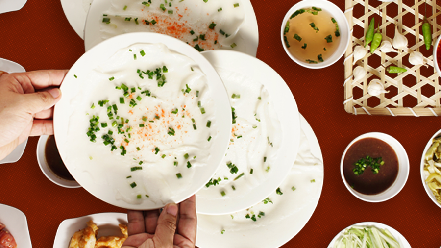 | Bánh ướt chồng đĩa nức tiếng ở Sài Gòn - Nông thôn Việt