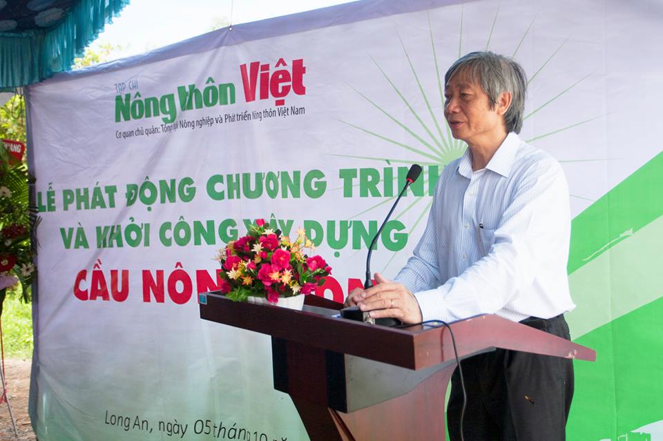 Ông Nguyễn Đức Quang - Tổng Biên tập Tạp chí Nông thôn Việt càm ơn các doanh nghiệp, nhà tài trợ đã đồng hành cùng Tạp chí triển khai Chương trình xây dựng Cầu Nông thôn