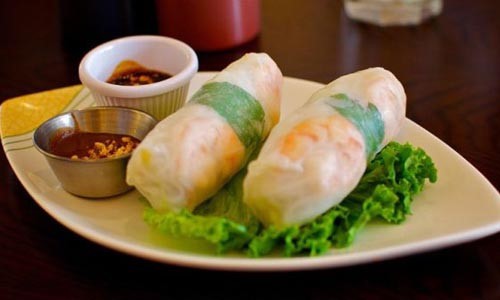 Gỏi cuốn của Việt Nam cũng được báo chí thế giới nhắc đến nhiều. Trong số này có thể kể đến việc gỏi cuốn xếp thứ 30 trong danh sách 50 món ăn ngon nhất thế giới do CNN bình chọn.
