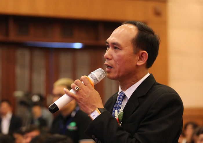 Ông Tăng Xuân Trường, đại diện nông dân tỉnh Hải Dương đặt câu hỏi với Thủ tướng. Nguồn: Tuổi Trẻ