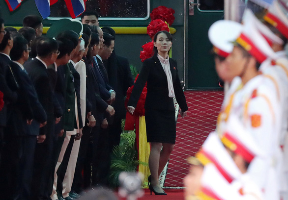 Cô Kim Yo Jong đi ra ngoài trước để chuẩn bị cho sự xuất hiện của anh trai tại ga Đồng Đăng