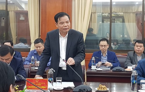 Bộ trưởng Bộ NN & PTNT Nguyễn Xuân Cường phát biểu tại cuộc họp