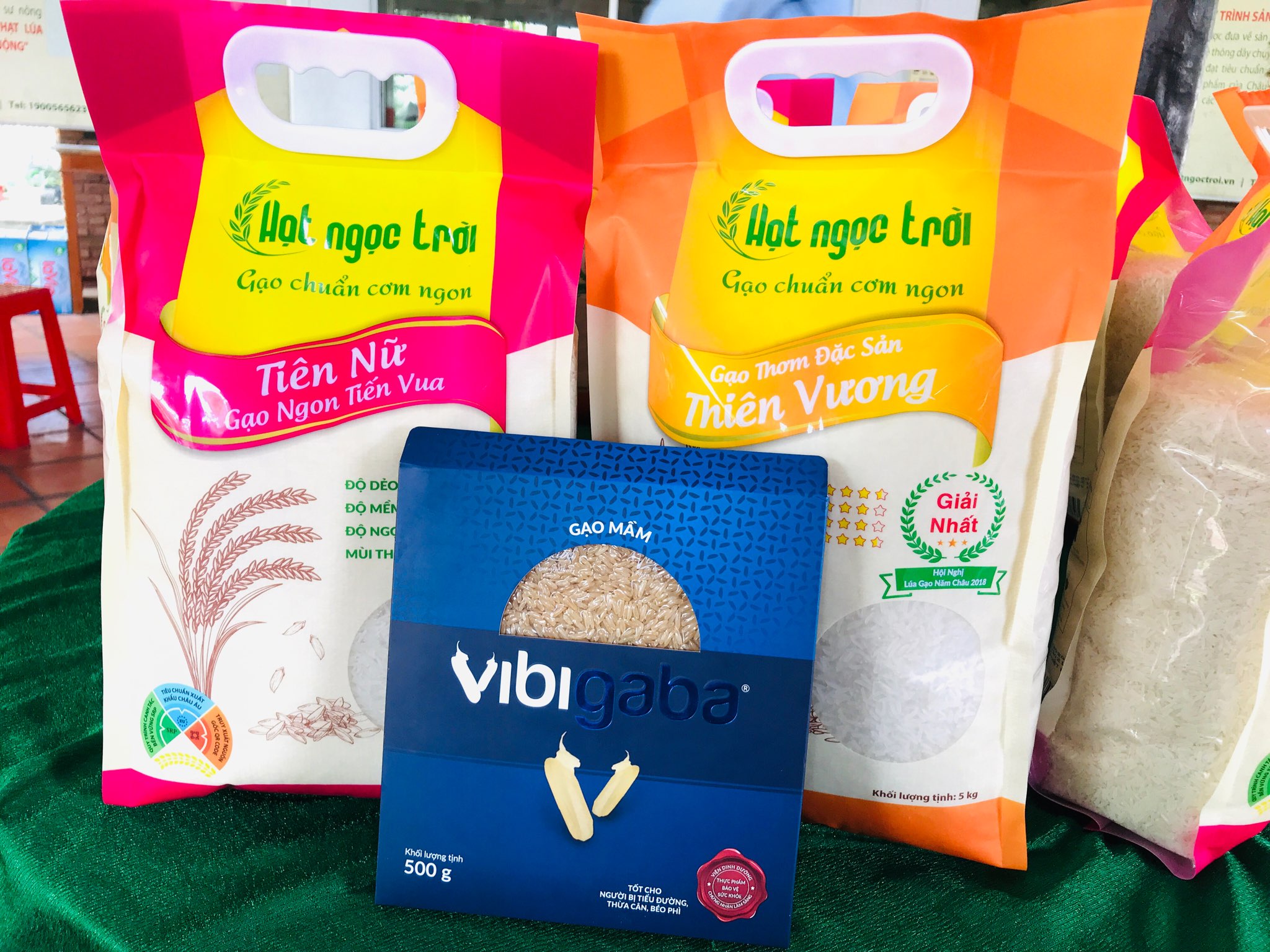 Sản phẩm Gạo Thơm Đặc Sản Thiên Vương, Gạo Ngon Tiến Vua Tiên Nữ và Thực phẩm bổ sung Gạo mầm Vibigaba của Công ty Cổ phần Tập đoàn Lộc Trời là các sản phẩm được tỉnh An Giang đề nghị Trung ương đánh giá, phân hạng sản phẩm 5 sao năm 2020.