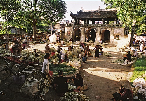Một góc chợ nón Làng Chuông - Hà Nội