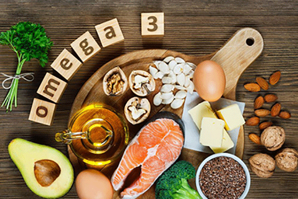 Một cách an toàn và hiệu quả để bổ sung omega-3 là ưu tiên tiêu thụ nhóm thực phẩm giàu hàm lượng axít béo này.